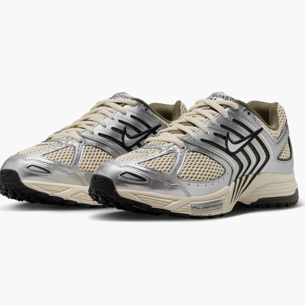 SNKR_TWITR tweet media