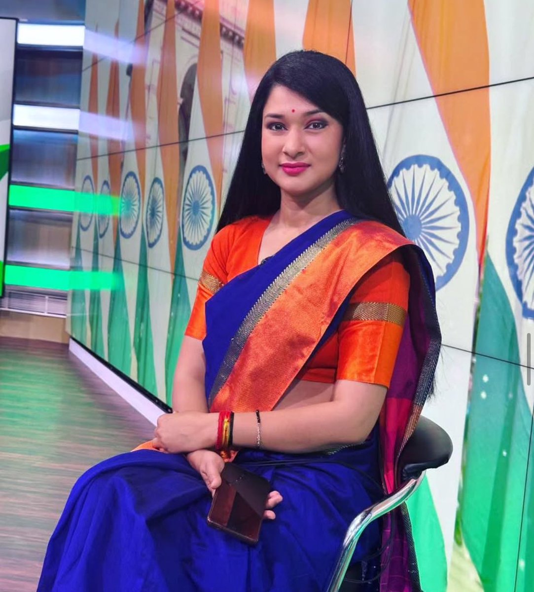 jha_Mithla's tweet photo. ये चेहरा याद रखिए,
क्योंकि ये आने वाले समय में मीडिया जगत की सुपरस्टार है।

और सुनो गुंडों। ब्राह्मण की बेटी है, शेरनी हैं। ना डरी है, ना डरेगी।

#WeSupportMinakshiJoshi
#WeSupportMinakshiJoshi https://t.co/6Unij0Vf3C
