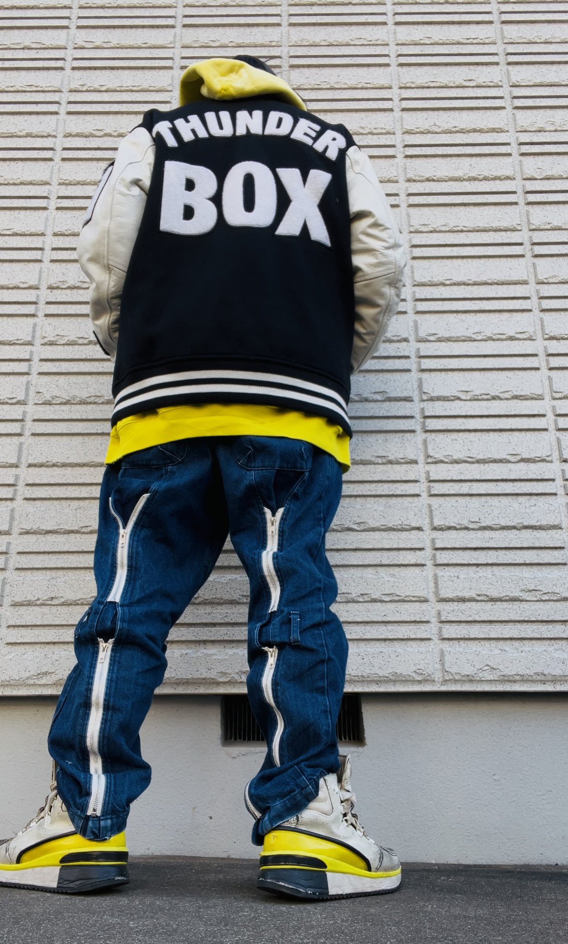 ❗タグ付き美品 未使用品❗umi MSDJKT YMLIM スタジャン黒/白 TYPEWRITER LOGO スタンドカラージャケット|HYSTERIC GLAMOUR