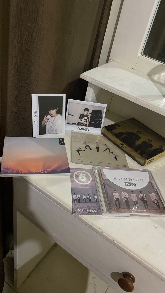 candycloudy_'s tweet photo. WTS!
Day6 Album Sunrise
Isi album:
CD, Photobook, Clearcard, PC sungjin dan dowoon, bookmark

Dom Lampung
🍊Bisa oren 
���95k

item koleksi probadi jadi semua daam kondisi baikkk, kalau mau tanya2 ketuk dm aja

Wtb wts day6 album Sunrise 
@DAY6TradingINA https://t.co/n7CHz6bYOJ