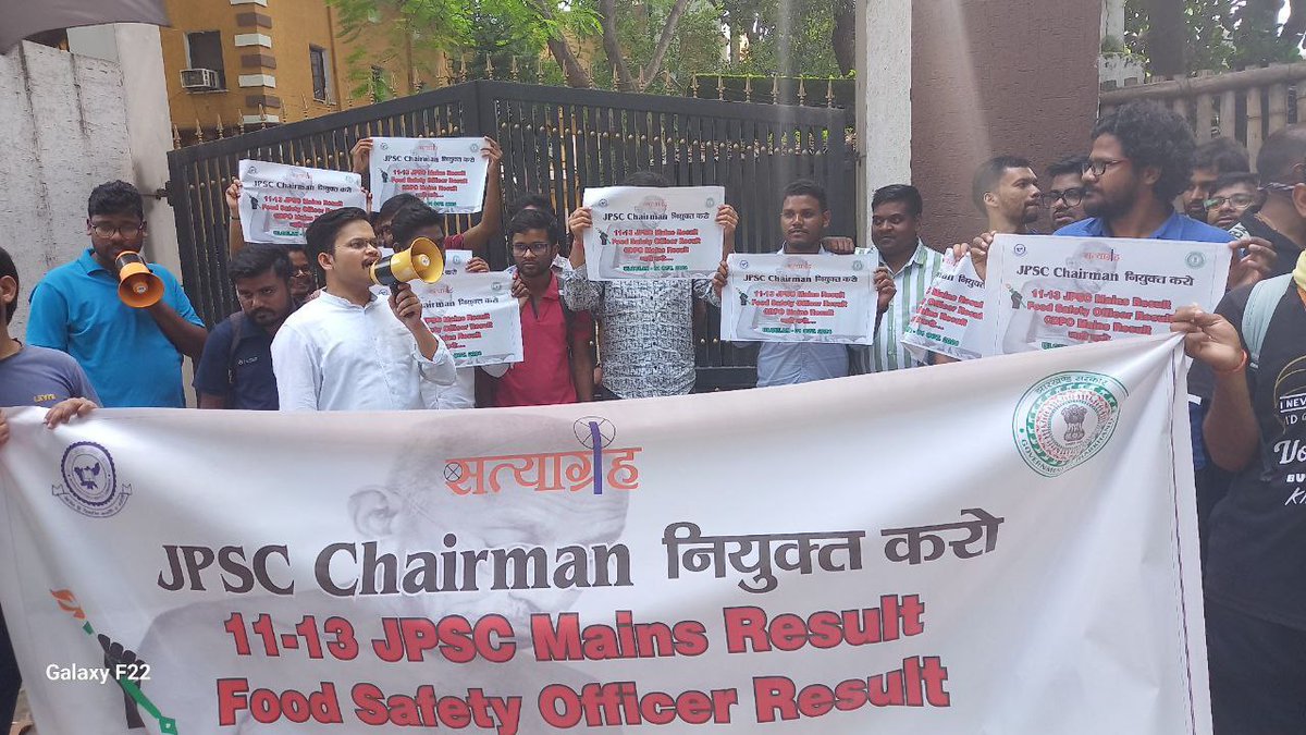 Amrendr93258593's tweet photo. #JPSC_CHAIRMAN_APPOINT_KARO
#JPSC_CHAIRMAN_APPOINT_KARO
@JMMKalpanaSoren @sunny_sharad @JairamTiger @yourBabulal @StudentFighter3 @JharkhandCMO @narendramodi @DevendraNathMa9 @22scopenews @jhar_governor https://t.co/R6ksEKRRDy