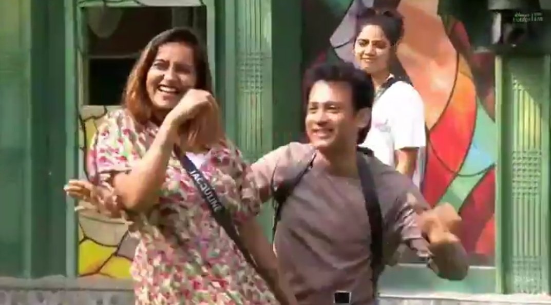 biggboss_naveen's tweet photo. #Deepak  &amp; #Jacquline
Combo Pidichu irukka 🫶♥️♥️

Yess Retweet 🔄 
No like ♥️ 

#BiggBossTamil8 #BiggBoss8Tamil #BiggBossTamil #BiggBossTamilSeason8 #BiggBossNaveen https://t.co/z5U2vDWVr7