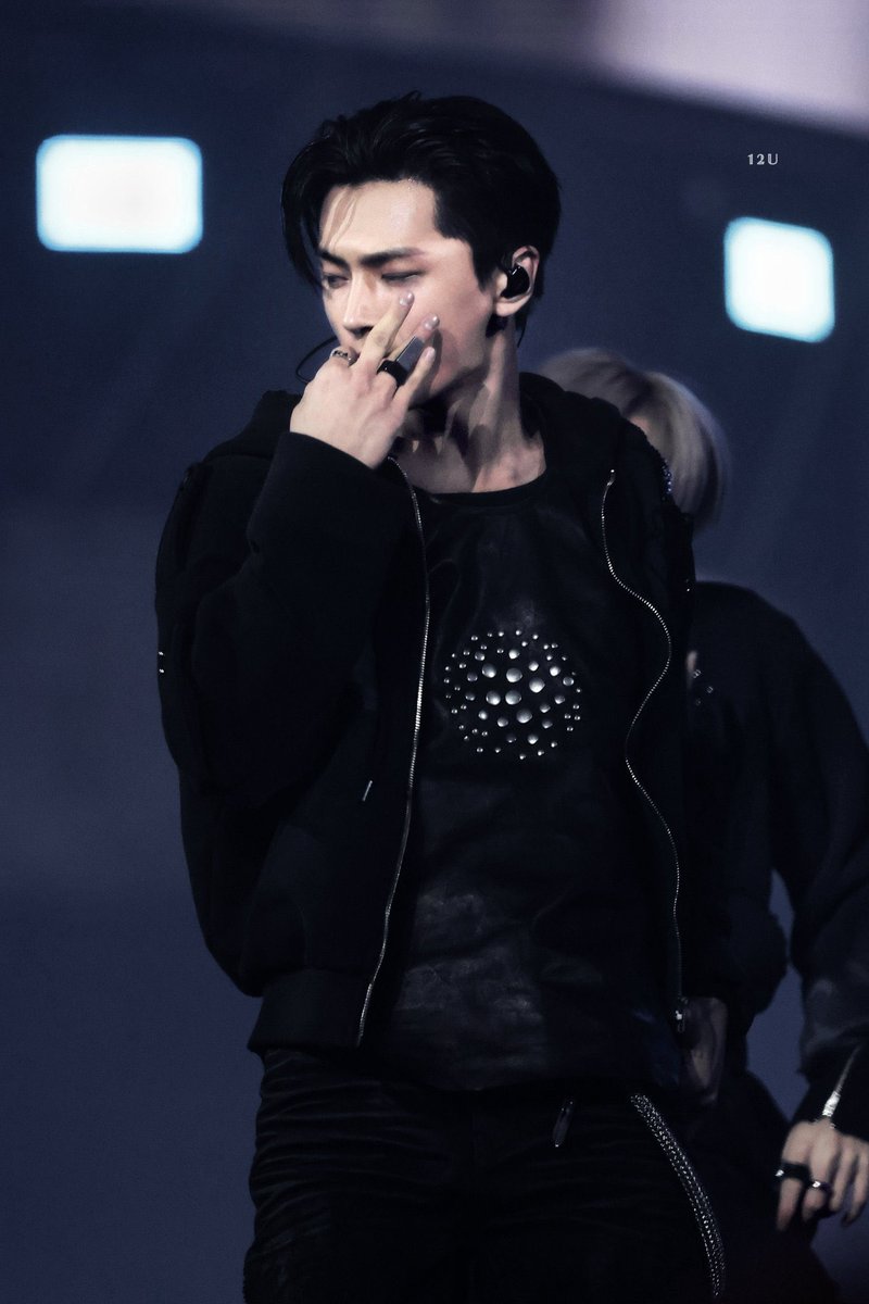 JAY. (@jomgseogn) on Twitter photo 