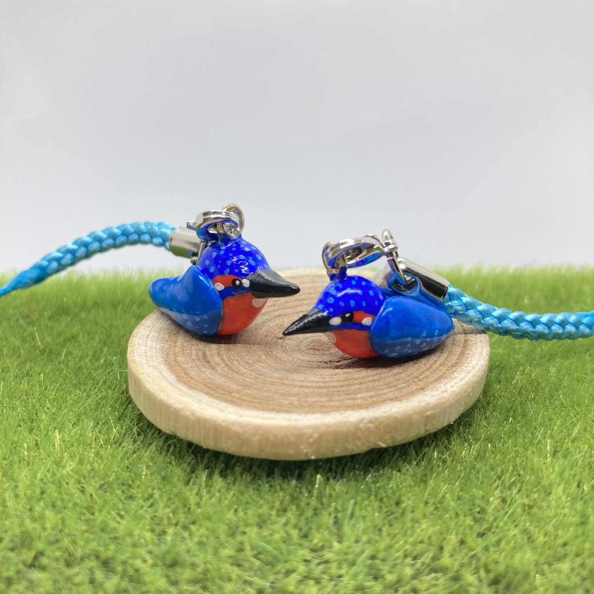 ecriyage's tweet photo. 〜次回販売予定の作品〜
☆野鳥の根付ストラップ〜澄んだ声〜クロジ(オス)
もうしばらくお待ちください♪
よろしくお願いします(^^)
※写真は現在販売中の作品です♫
#野鳥
#カワセミ
#ヤマセミ
#ヤマガラ
#イカル
#minne
#ハンドメイド
#ecriyage https://t.co/YZ8vWneNvy