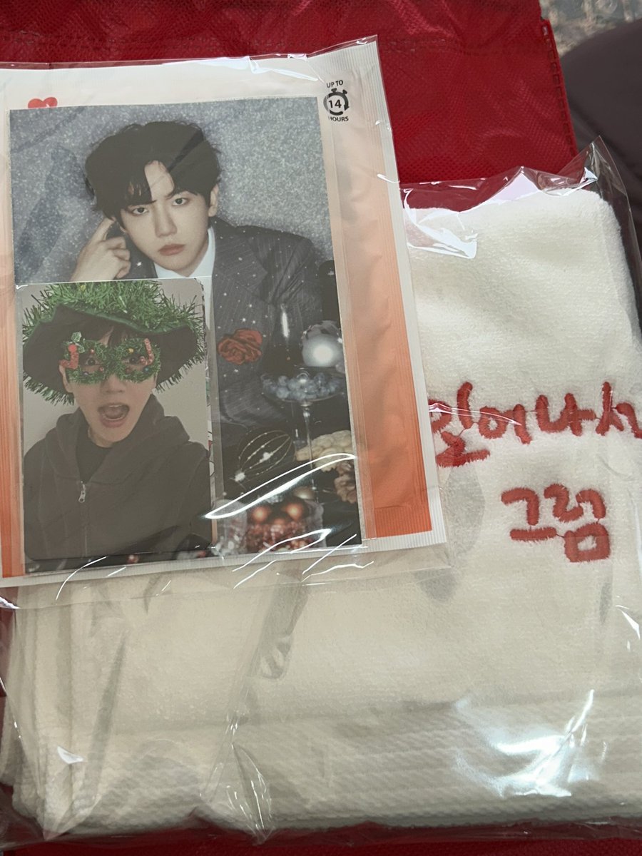 woooooo0506's tweet photo. 2024 BAEKHYUN 백현 크리스마스 팬미팅 <큥망진창 대환장파티> CHAOTIC PARTY
입장선물 양도 3.5
현장거래 가능 
#백현 #대환장파티 #큥망진창 https://t.co/yInTXHmJOk