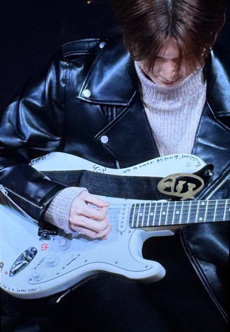 YEOSANG WITH A GUITAR >>>> he looks so hot