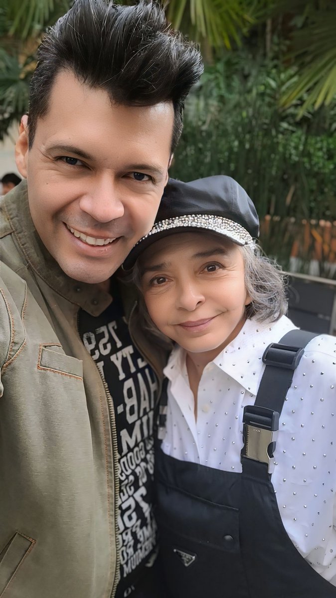 Alejandro Galán (@alejandrogalans) on Twitter photo Encuentros con gente maravillosa, talentosa y generosa cuyas palabras me emocionan y motivan a no claudicar en ésta carrera. Te quiero muchísimo <a href="/AnaMartinActriz/">Ana Martín</a> Encuentros con gente maravillosa, talentosa y generosa cuyas palabras me emocionan y motivan a no claudicar en ésta carrera. Te quiero muchísimo <a href="/AnaMartinActriz/">Ana Martín</a>