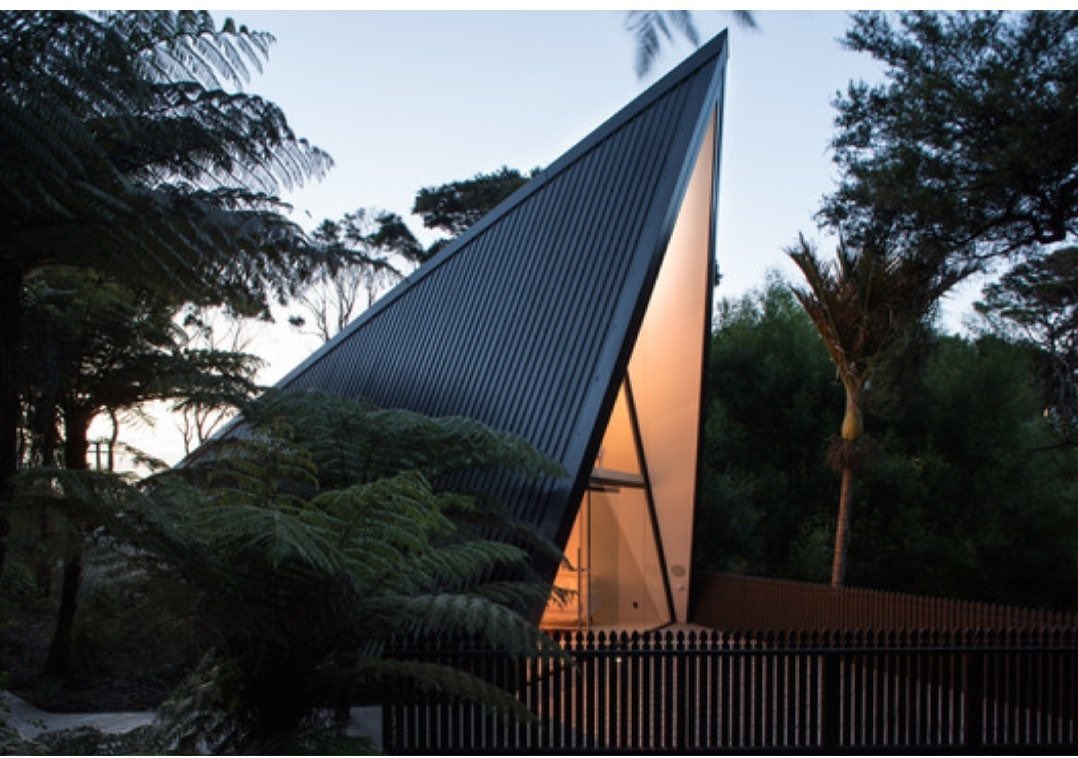 dnahinga's tweet photo. #MjengoInspiration
A mabati house is not necessarily a bad thing.
But you need to build it right and de-stigmatize it.
It is encapsuled in a wrong meme just like a rammed earth house.
π€·πΏββοΈA house is a house
βπΏMcKenzie House
βπΏTent House
#SketchItBuildIt
#BeautyMatters https://t.co/VEX7qrzwLH
