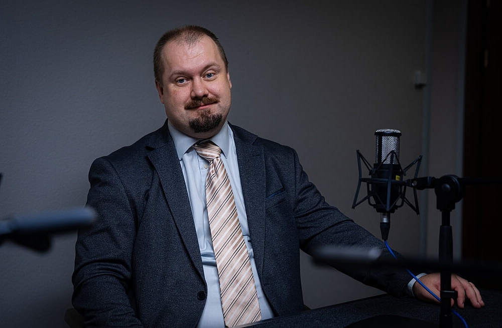 Cik "gudrs" palicis ir mākslīgais intelekts? Visaptverošs ieskats #AI attīstībā 2024. gada pēdējā #DigitālāsBrokastis raidījumā kopā ar Agati Ambulti, Pēteri Paikenu un Reini Zitmani! Piesēdi vēl reiz' pie mūsu galda! 2️⃣0️⃣2️⃣4️⃣🎉 lr1.lsm.lv/lv/raksts/digi…