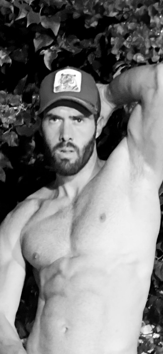 robertbetterX's tweet photo. Y Si nos perdemos un rato😏 ven a conocerme mejor por OF 😈 new content https://t.co/3IZQ5d9uj8