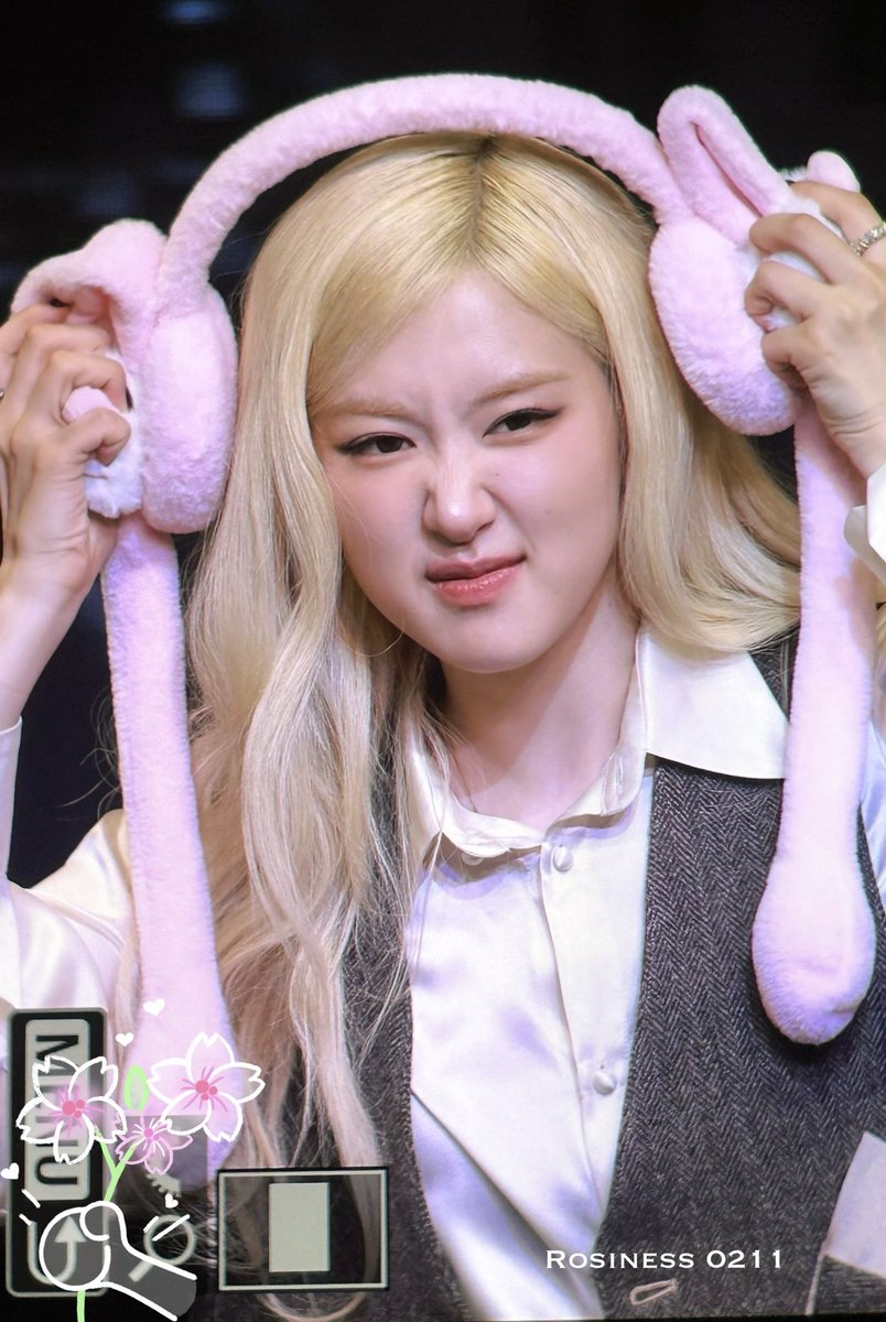Rosiness_of0211's tweet photo. 241221🤍rosie 팬싸 1회차 Pre.

🤍 ㅇㅏ~~채영아~~~~너무 귀여워
#로제 #rosiebyROSÉ #ROSÉ 🫧
#ROSÉ_rosie #rosesarerosie https://t.co/0k9xi0dgvA