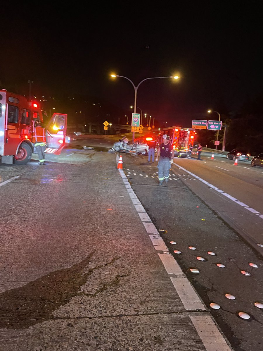 wspd2pio's tweet photo. #ClosureAlert.  SB I-5 to EB I-90 is closed due to a 1 car collision. This is a Vehicular Assault. The driver is in custody for suspected impairment as the passenger has broken bones.  No ETA for reopening at this time. https://t.co/JINpzjVetG