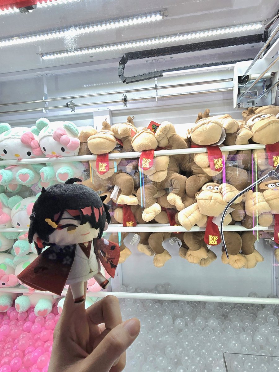 hiidlexmt's tweet photo. Took the boys to an arcade to celebrate their 3rd anniversary!! 💜💛❤️💙

#Luxiem3rdAnniversary https://t.co/Da6Bxjv9fA