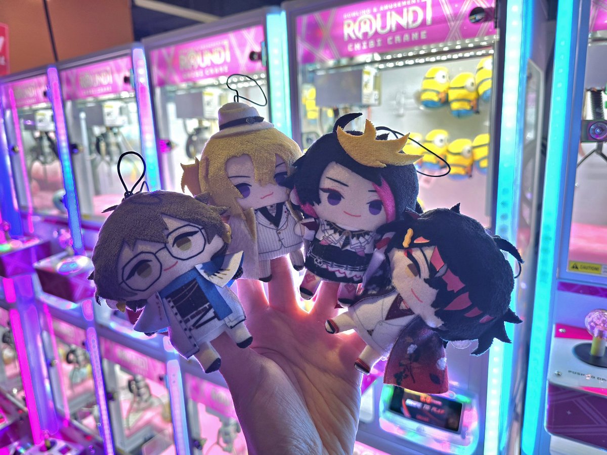 hiidlexmt's tweet photo. Took the boys to an arcade to celebrate their 3rd anniversary!! 💜💛❤️💙

#Luxiem3rdAnniversary https://t.co/Da6Bxjv9fA