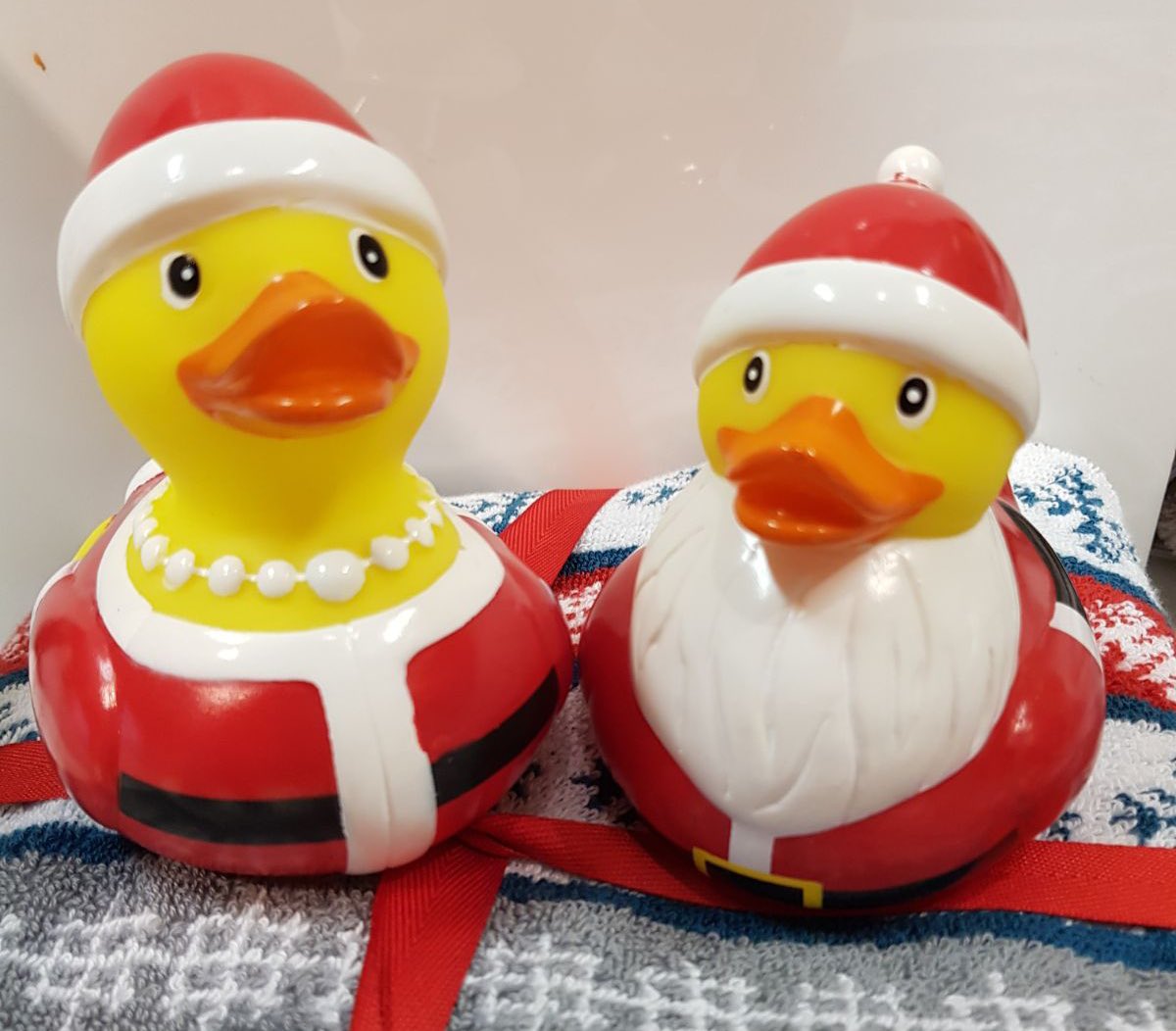 BarclayJanine's tweet photo. To all our ducklings, big and small, we wish you a merry Christmas and a happy Chanukah! https://t.co/bJYZEolapq