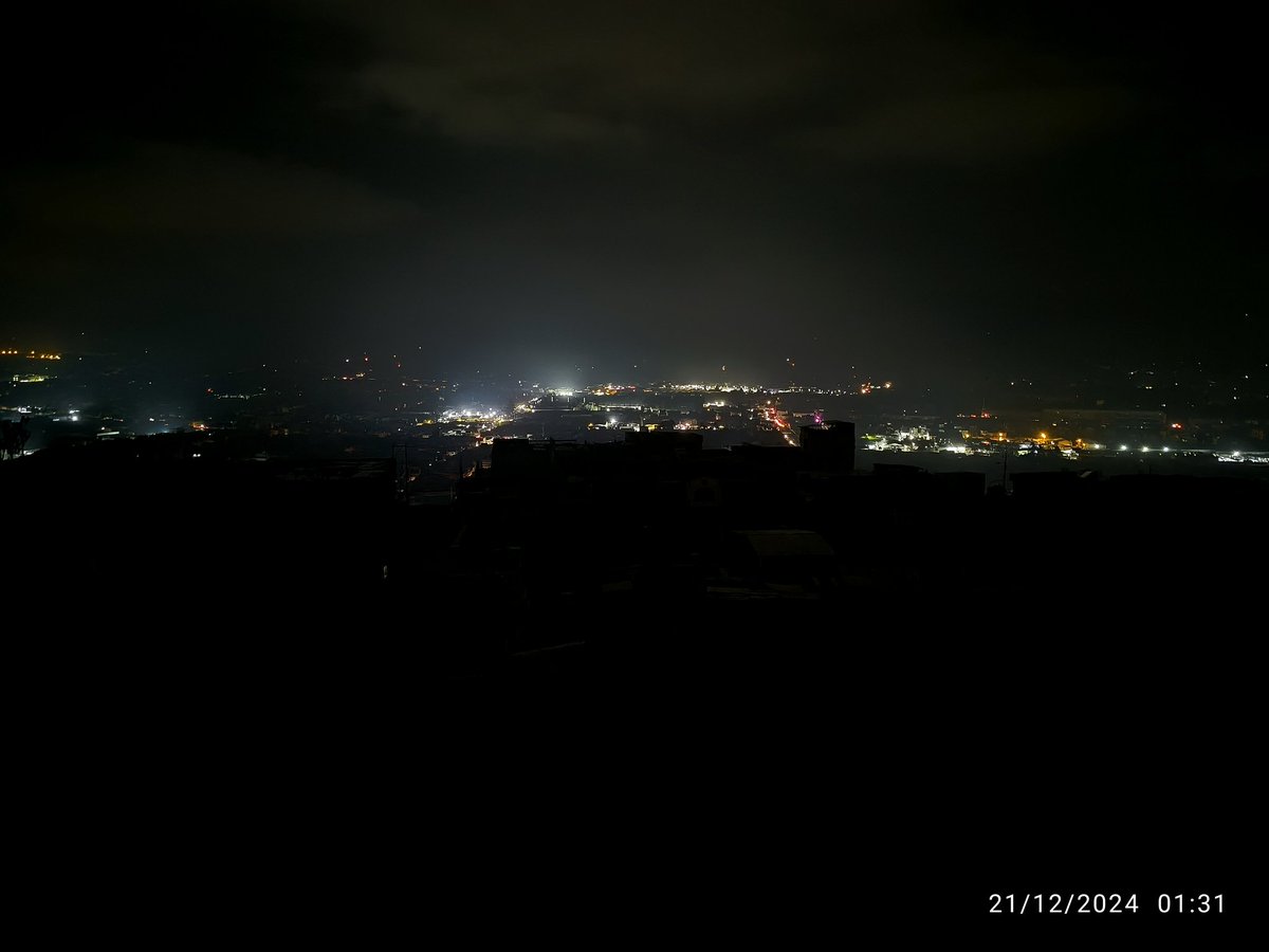 dardold02's tweet photo. @EmergenciasEc  sin luz en Quito al sur todo apagado menos por la maternidad. https://t.co/CWzVOH9mKB