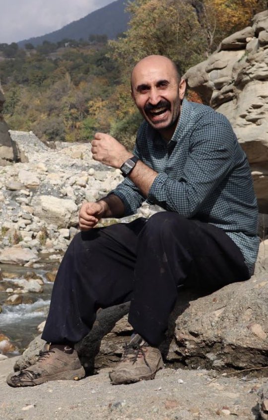 nurdogandiyorki's tweet photo. Öldürülen gazeteciler… ve yırtık ayakkabıları… https://t.co/299fCUwfal