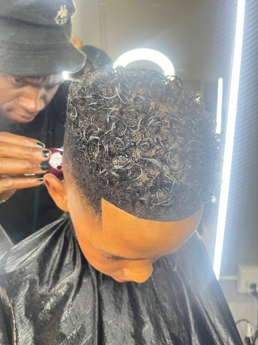 valerozeHNB's tweet photo. Maintenance for Christmas💃
Come check us out at 46 Star Street, Makhulong, Tembisa.
#senzomeyiwa #Skomota #SenzoMeyiwaTrial #Johannesburg #Tembisa #GirlTalkZA #Barbershop #thuliP #Dineo #ShauwnMkhize #Nail #Nailtech #Salon https://t.co/QhY1ZlUp0B