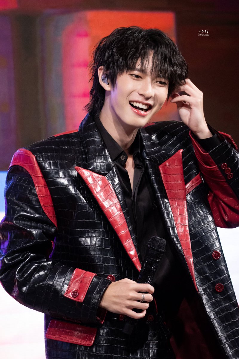 ilymeeh_'s tweet photo. Cute as hell                  What the hell 

@ppoohkt #ppoohkt
#PoohPavel1stFMinHK https://t.co/syfxDLkEuY