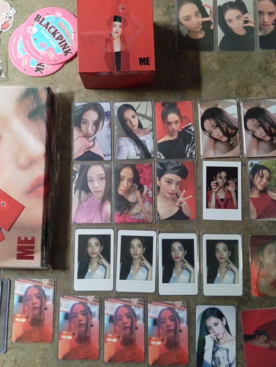 actressooyaaa's tweet photo. ⋆˚࿔ #katesmail 𝜗𝜚˚⋆
            💌: @chusday0103 𐙚

— i ordered 3 pcs, but i received so many stuffs?!?! 😭 thank you so much!!!! the pcs, albums, freebies arrived safely. 🥹 
           [ ──★ ˙ #JISOO 🍓 ̟ !! ] https://t.co/FY6vszwA9X