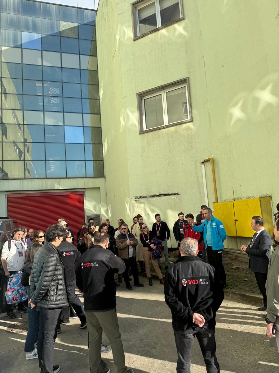 20-22 Aralık 2024 Afet Okulu —1. Gün teorik eğitimler ve saha ziyaretleri  ( Kocaeli UMKE , Kocaeli Acil Sağlık Hizmetleri Başkanlığı ve Kocaeli Acil Çağrı Merkezi) gerçekleştirildi.