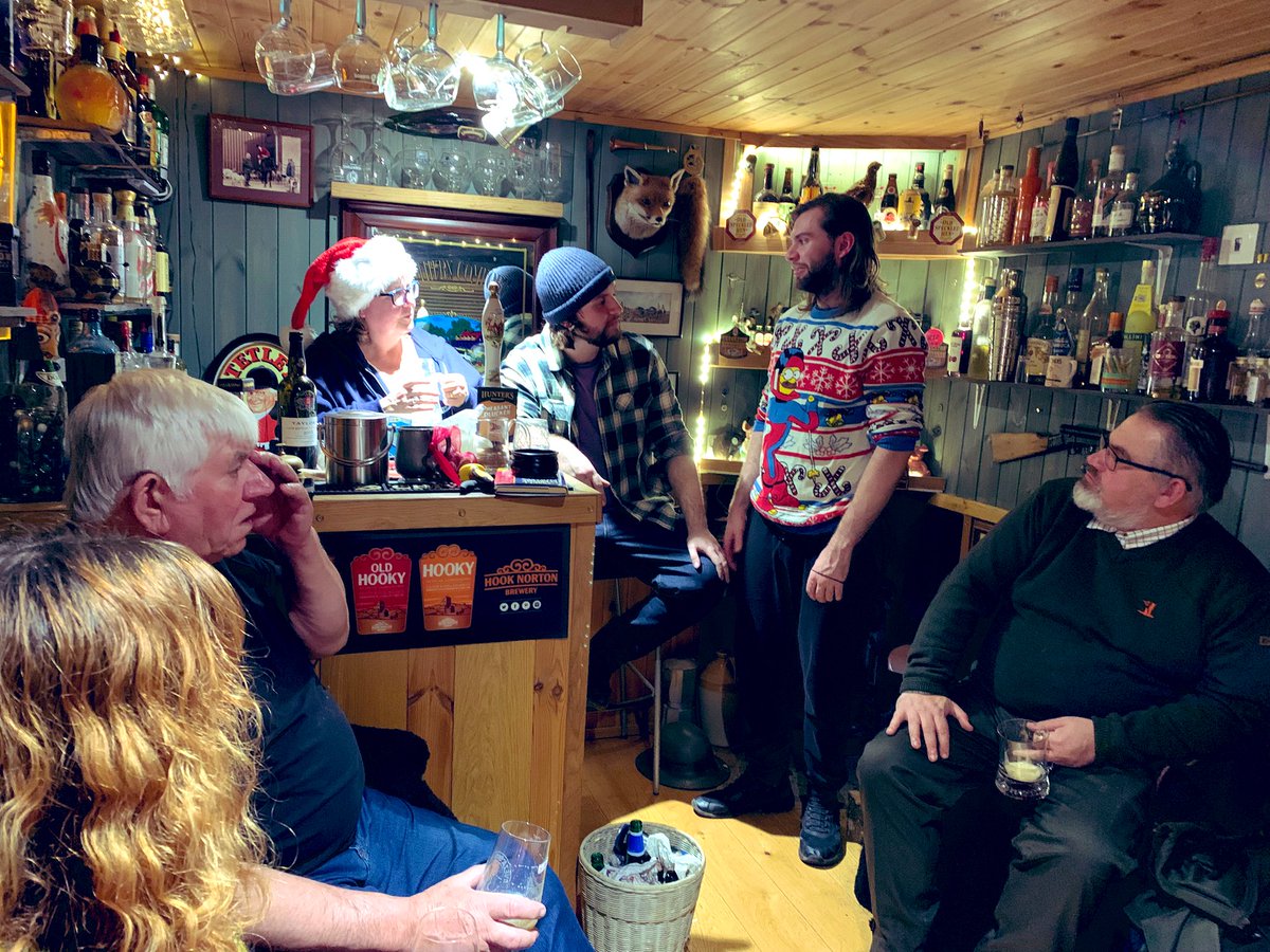jamesrudman41's tweet photo. Christmas drinks at dad’s, he loves when his grandchildren turn up out of the blue. #Christmas2024 https://t.co/MGKOTpvteR