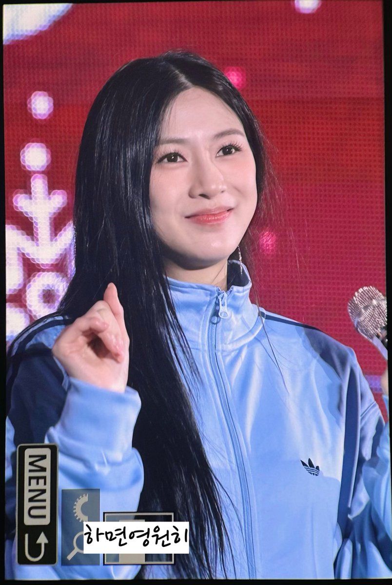 24.12.21 프리뷰

#에이핑크 #APINK
#오하영 #하영 #HAYOUNG

<a href="/Apinkohy/">오하영</a>