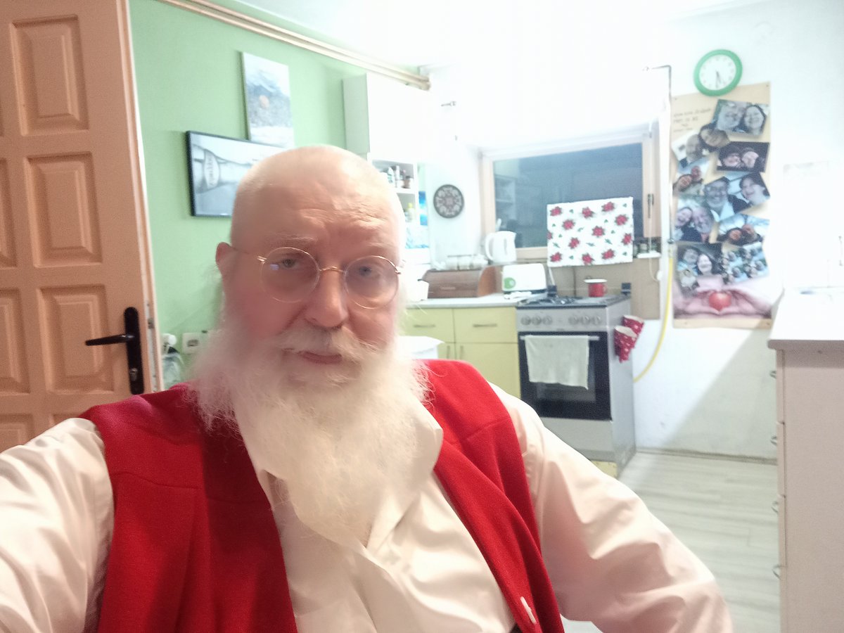 svetionicar's tweet photo. 3, 4,... danas krećemo :)
ima još slobodnih termina.
informacije, rezervacije, cene i galerija na
https://t.co/MzfbkB8YR9 ili
svetionicar@gmail.com ili
063/8097252
svakom detetu poseban poklon, svakom od ukućana osmeh :)
vidimo se :)
#pančevo #pancevo #DedaMraz #NovaGodina https://t.co/GVrLmuovIT