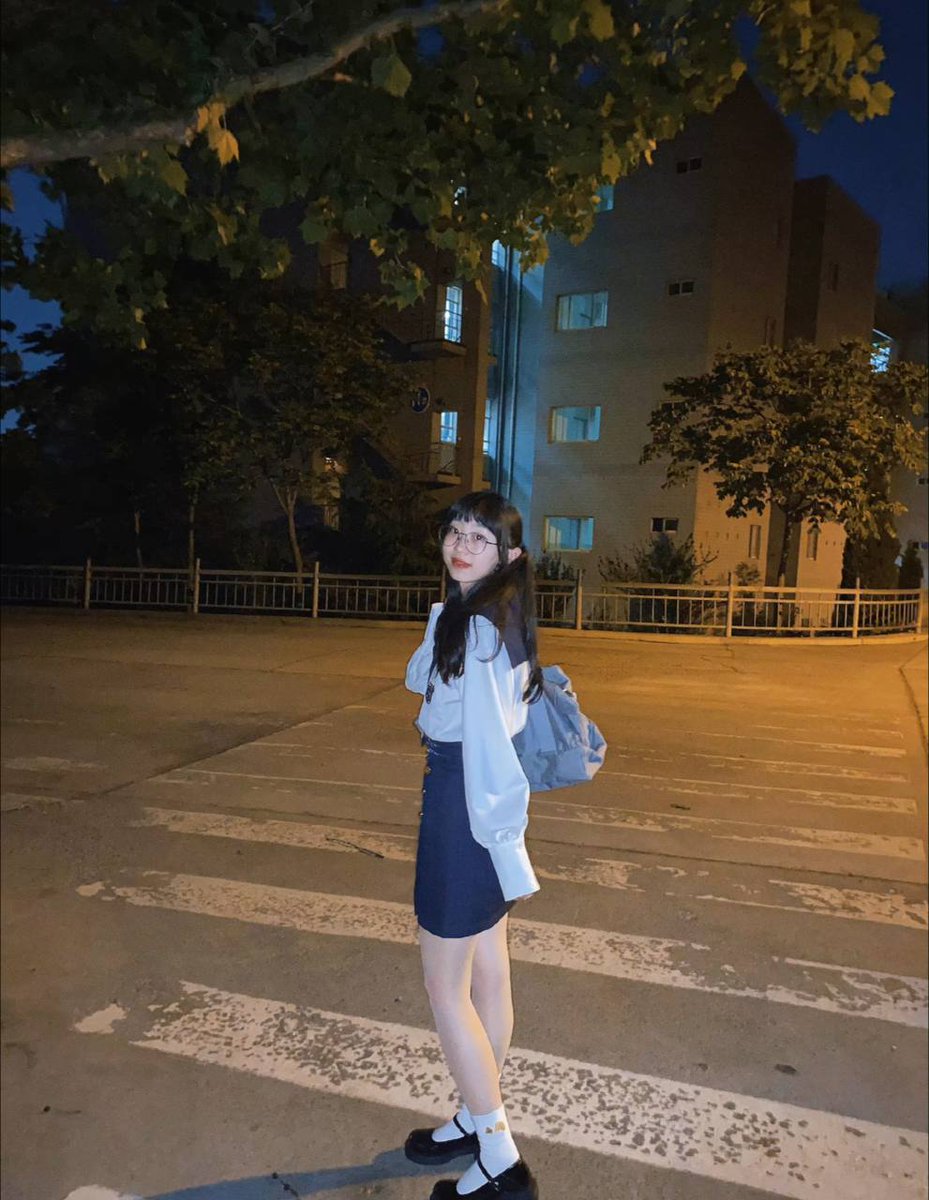 眼镜娘家园 tweet media