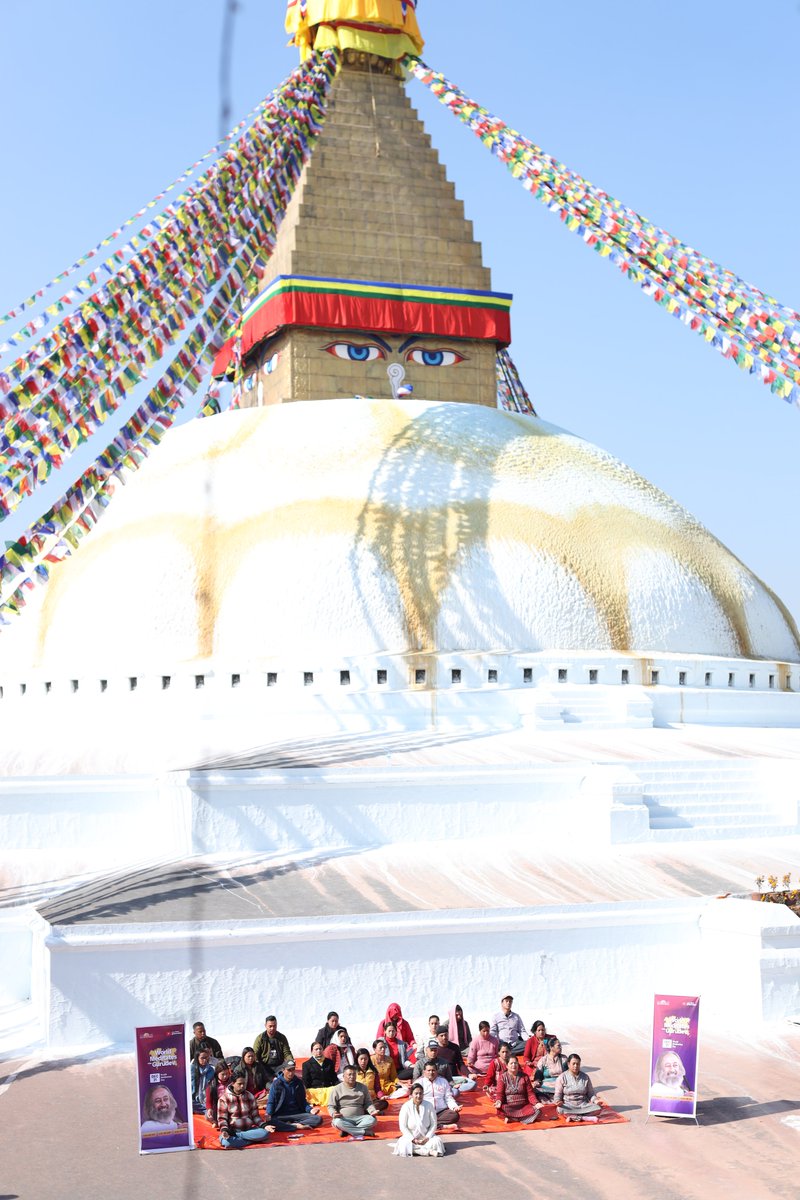 ArtofLiving's tweet photo. Nepal Meditates at the Bouddhanath Stupa and the Pashupatinath Temple!

#WorldMeditationDay #WorldMeditatesWithGurudev https://t.co/su6hSQ8W50