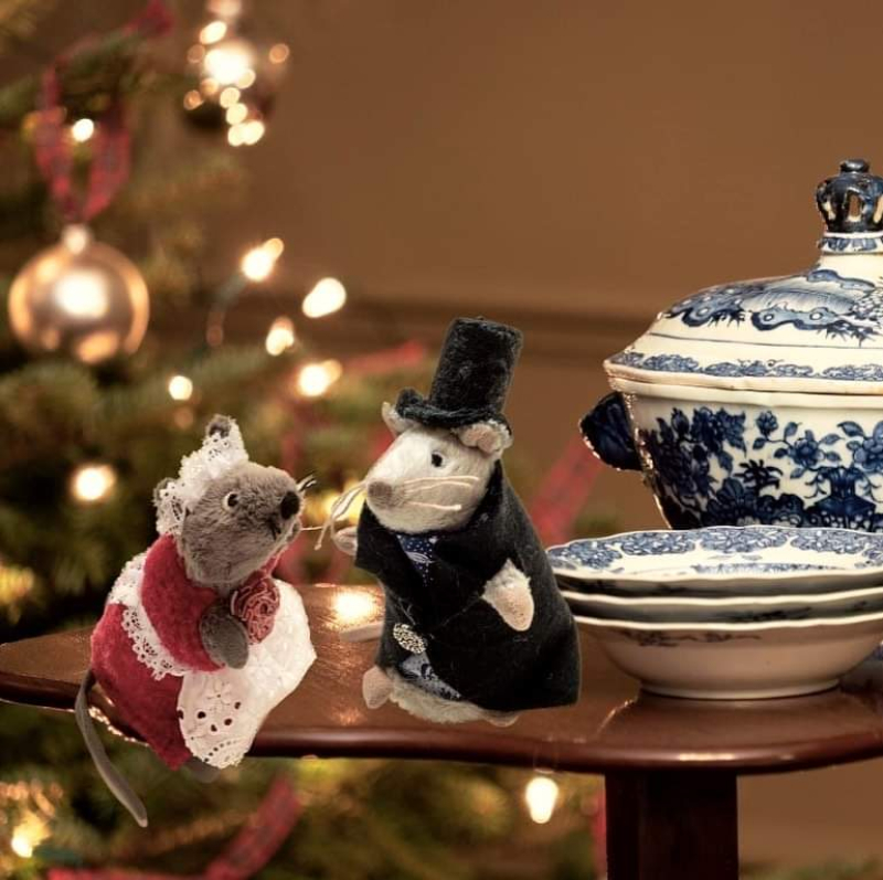 s_KBL's tweet photo. Ervaar dit weekend de bijzondere kerstsfeer bij kastelen &amp; buitenplaatsen: Huygens Hofwijck, kasteel Heeswijk, Amerongen, Radboud, Wijchen, Wijlre, Verhildersum, Menkemaborg, Havezate Mensinge, Huis Doorn, Slot Zuylen, Slot Loevestein. Waar ga jij naartoe? https://t.co/ezAYLfg22h https://t.co/IGGwAs83Oi