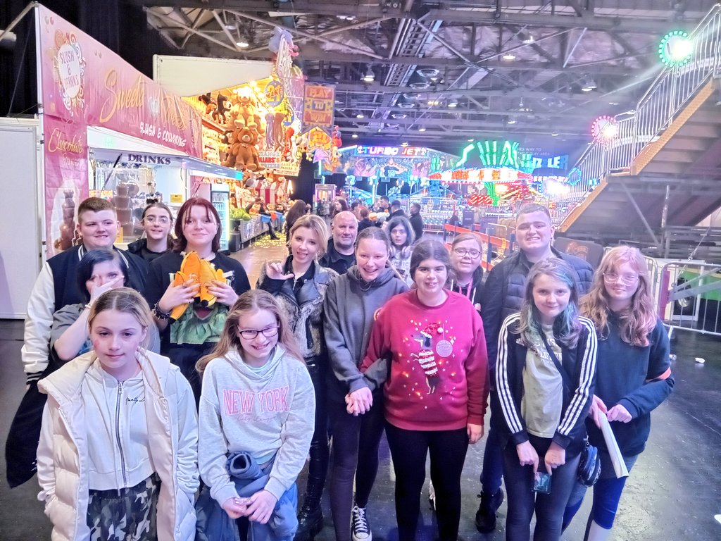 Lastnight we brought 18 young people along to SEC to experience the Irn Bru Carnival as part of our Promise Champs programme. We all had the best time and can't wait to go back again next year!#renyouthservices #keepingthepromise
