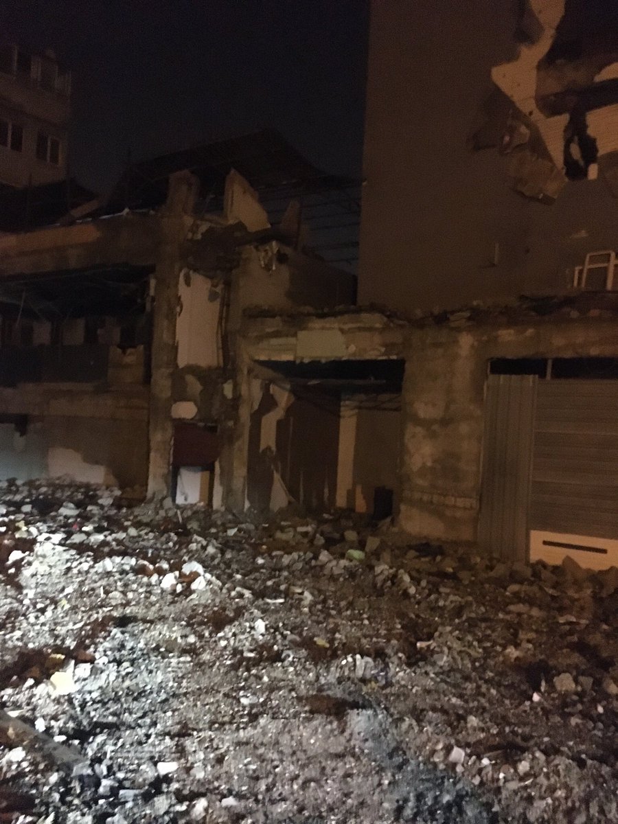DembhrDmr's tweet photo. En uzun gece 21 Aralık falan değil 
Benim için o lanet 6 Şubat ..
Aklım çıkıyor aklımdan çıkmıyor 
Hep o gün ve gecedeyim bitmiyor …

#DepremiUnutmaUnutturma #Hatay https://t.co/1sy0UwavYs