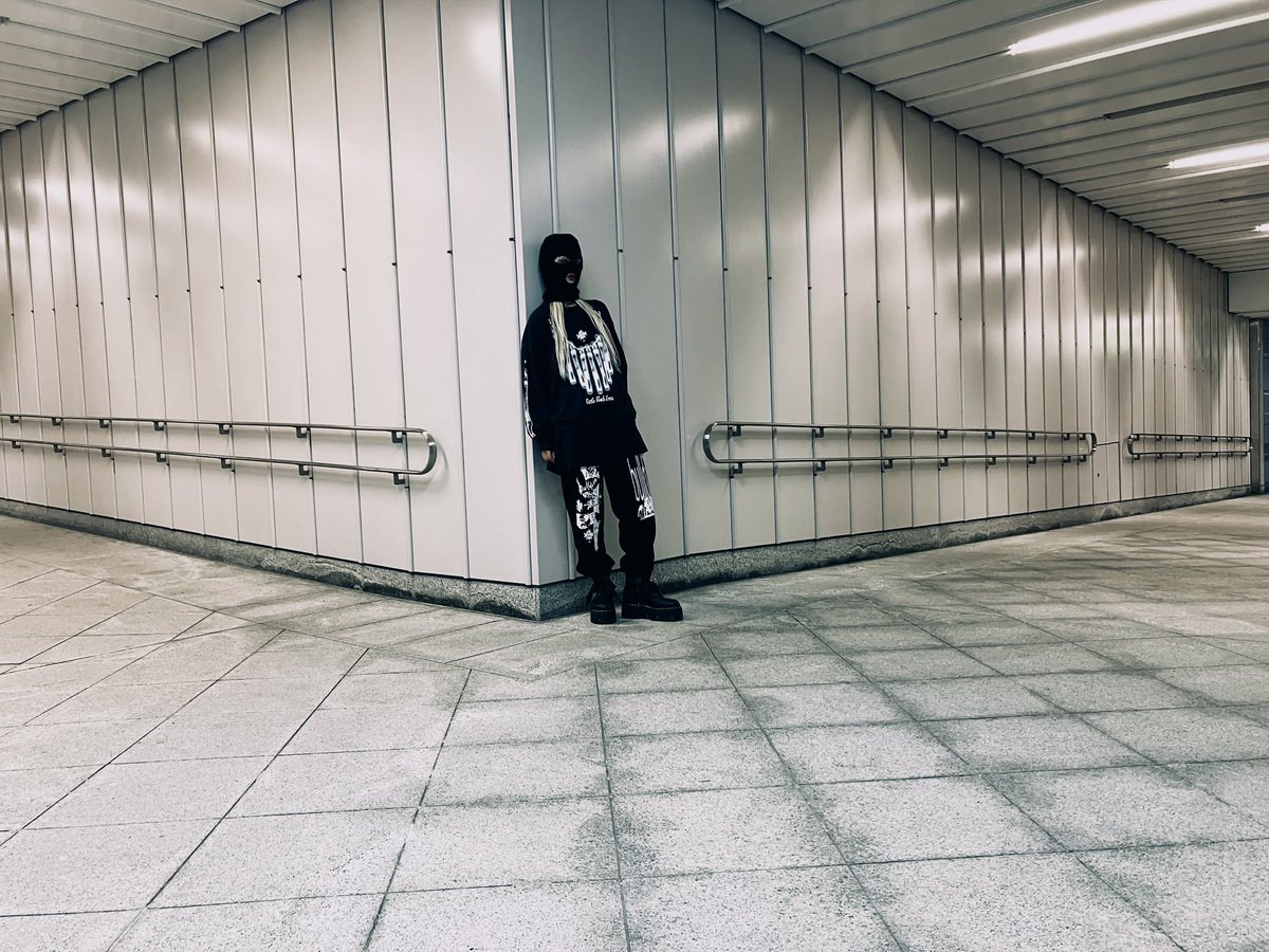 thebercedesmenz's tweet photo. 【new march】
little black dress long tee ver.2 ¥5500 https://t.co/KKlDuHk9ne