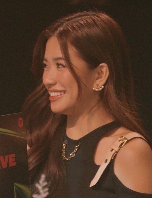she has the prettiest smile ever
