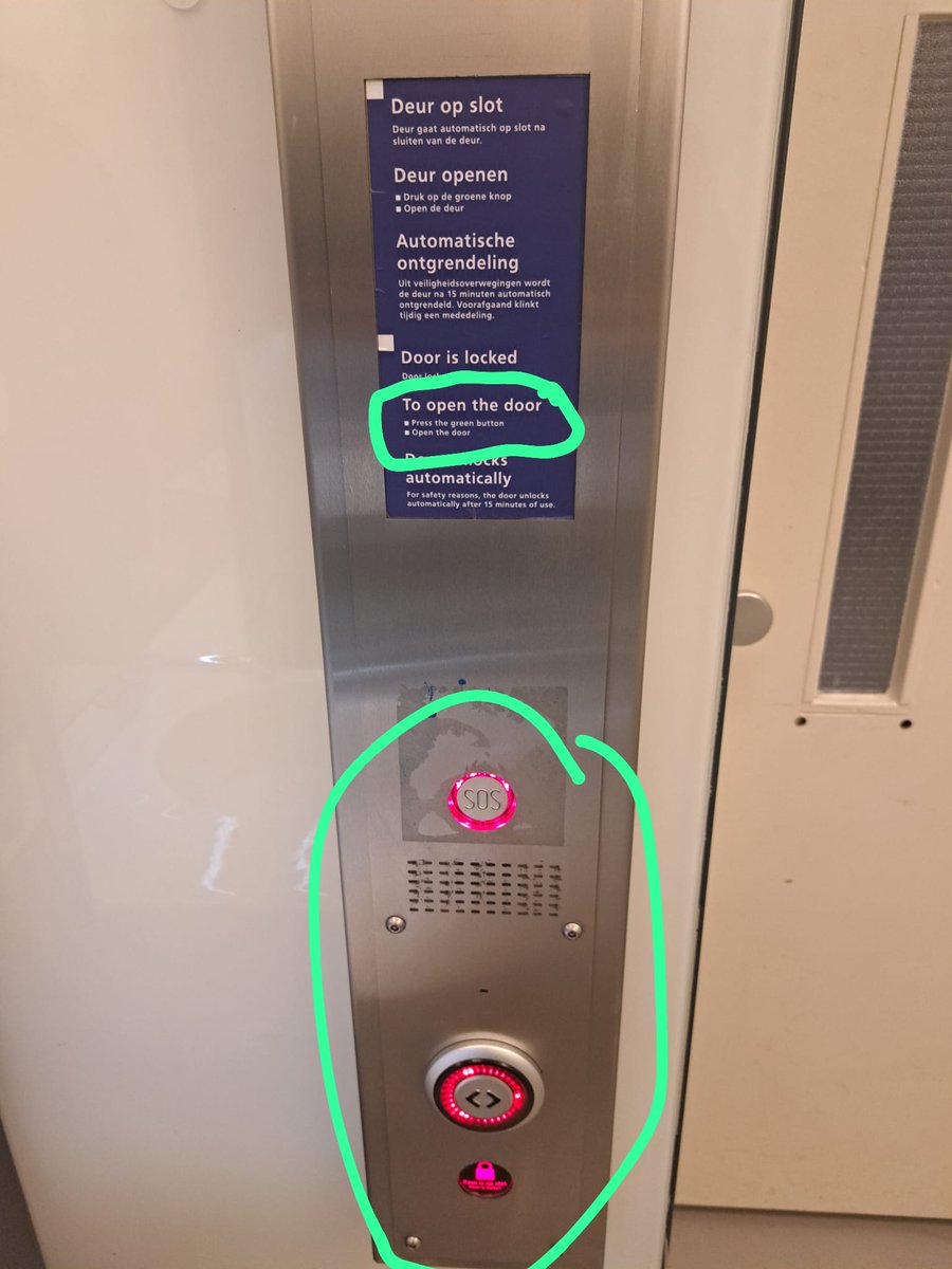 Welke groene knop <a href="/NS_online/">NS online</a> ? Dit is het toilet bij station Sneek.