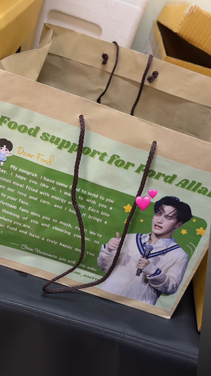 ffordfamily's tweet photo. 21.12.2024 | @ffordful
IG Story Updated : f.fford
😙💕
#FFordFoodSupport
#fordallan #ffordfamily #GMMTV
#คอมฟอร์ดโซน #comfordzone https://t.co/NqnUGU3N3d
