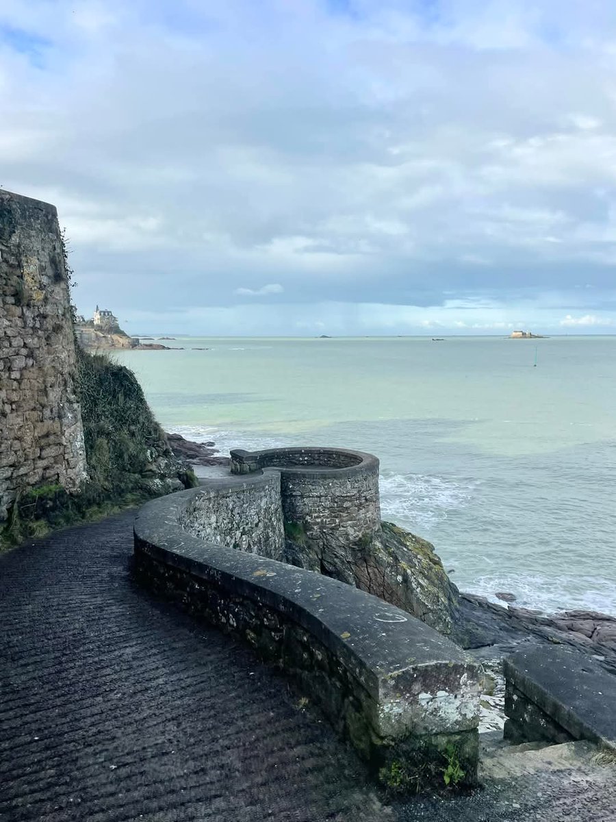 PascalBudor's tweet image. Balade bien agréable ce matin.
#dinard#bretagne