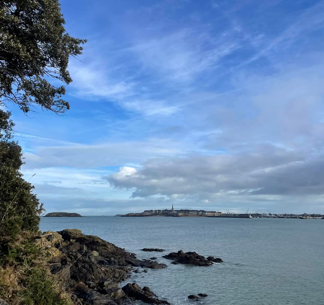 PascalBudor's tweet image. Balade bien agréable ce matin.
#dinard#bretagne