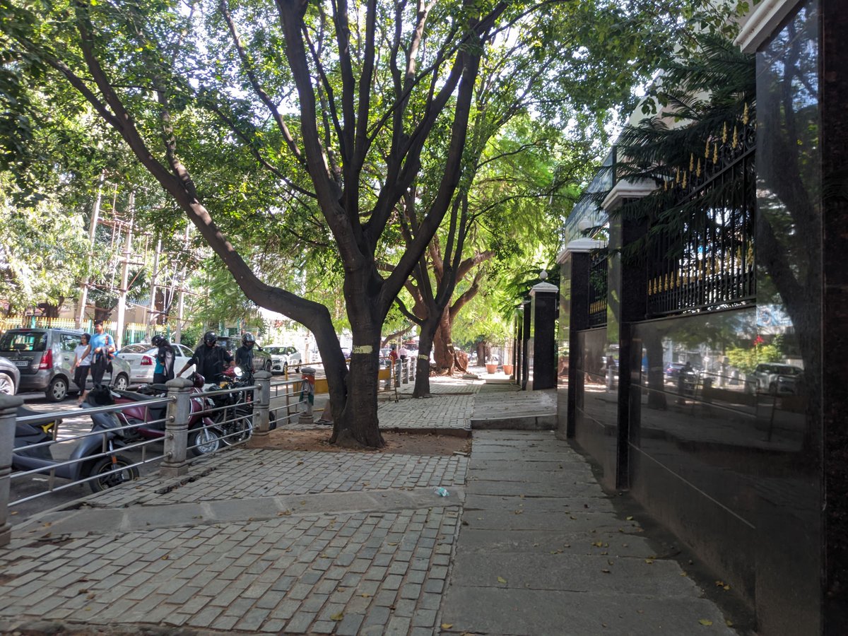 walkingproject's tweet photo. Spent almost week in Bengaluru, met @bengawalk. Took public transport and walked at least a couple dozen kilometers in the city across different neighborhoods. Lots of observations.
#WalkingProject #CleanAirCollective https://t.co/4K1gtYTcup