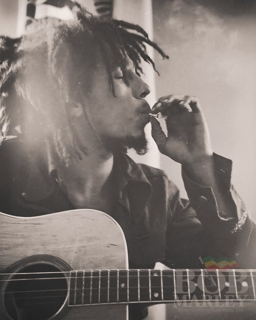 AtlantisEsquire's tweet image. “Herb is for the people, mon. And we will always smoke herb.” #BobMarley

📷 by #AdrianBoot
©️ Fifty-Six Hope Road Music Ltd.