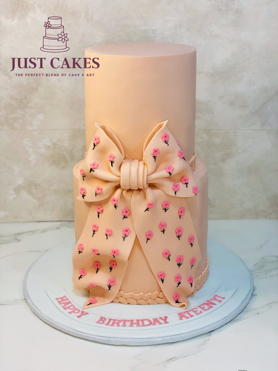 justcakesug's tweet photo. Merry christmas 🎁🎁🎂🎉🎉

WE DELIVER COUNTRYWIDE🚚📦
0700 321 730/0776 935 663☎️
Kisaasi, Kevina Cottages
#justcakesug
#theanointedbakerwoman https://t.co/rFGJCTr0Qf