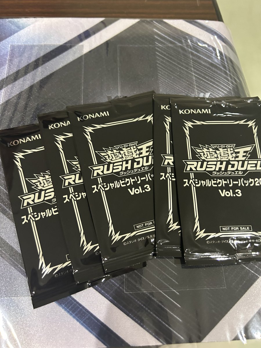 GODしー tweet media