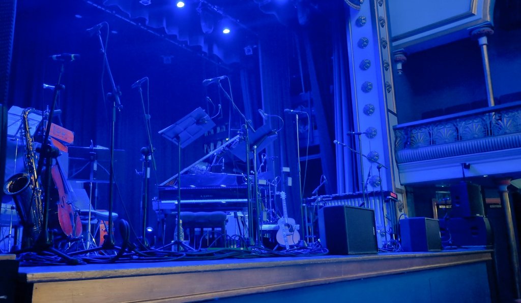 Well that was just glorious! A pre-start photo from the amazing <a href="/TheUnthanks/">The Unthanks</a> gig at Pontardawe, complete with much singing and the best, best set of people. Feel very festive now! Thank you all 💜