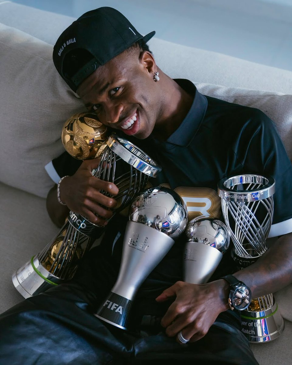 VibesFoot's tweet image. Les photos sont 𝗙𝗢𝗟𝗟𝗘𝗦 🥶