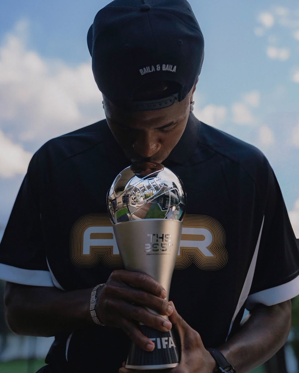 VibesFoot's tweet image. Les photos sont 𝗙𝗢𝗟𝗟𝗘𝗦 🥶