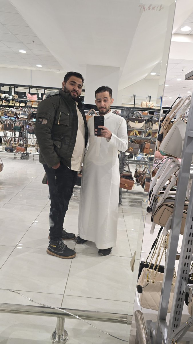 فانت الاخ الذي لم تلده امي 
تبقى خويي عام 2025حتى عام 2125
تبقى طووول العمر اعز خوي لي <a href="/magdalawlgi5/">ماجد ٭ ):</a>