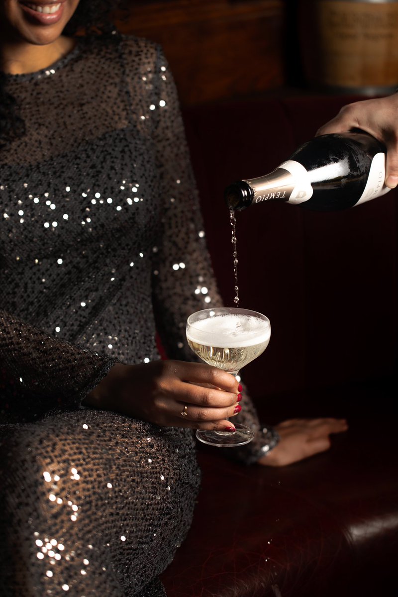 Pass the bubbles! We’re looking forward to celebrating the new year with you 🥂  

#newyearseve #2025 #celebration #youngspubs #balham