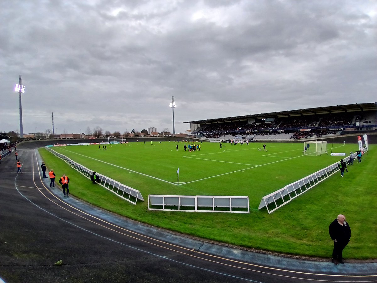 En place à La Roche, autour du Stade qui a l'originalité de comporter un vélodrome.