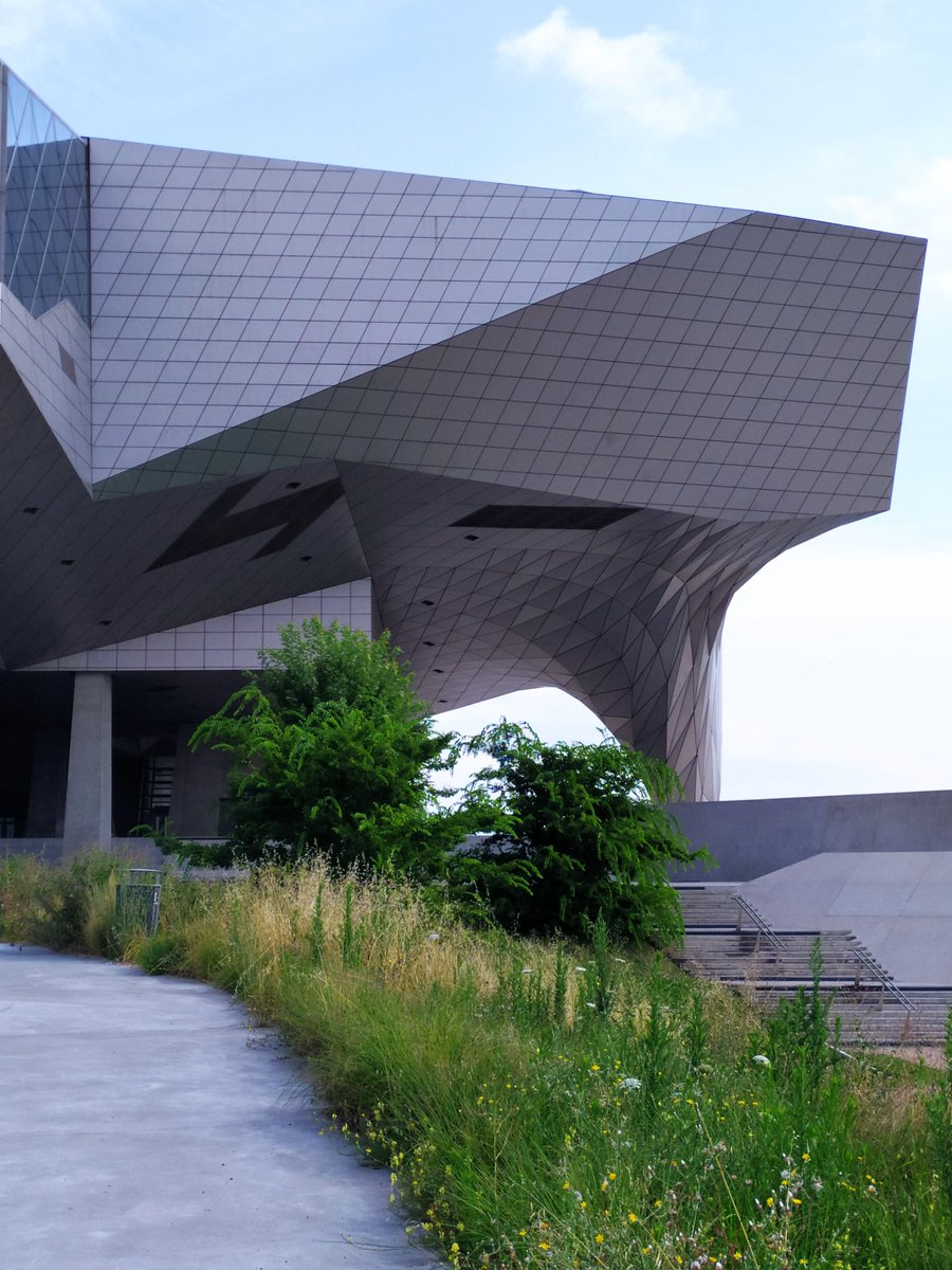 Ludovic S. tweet media